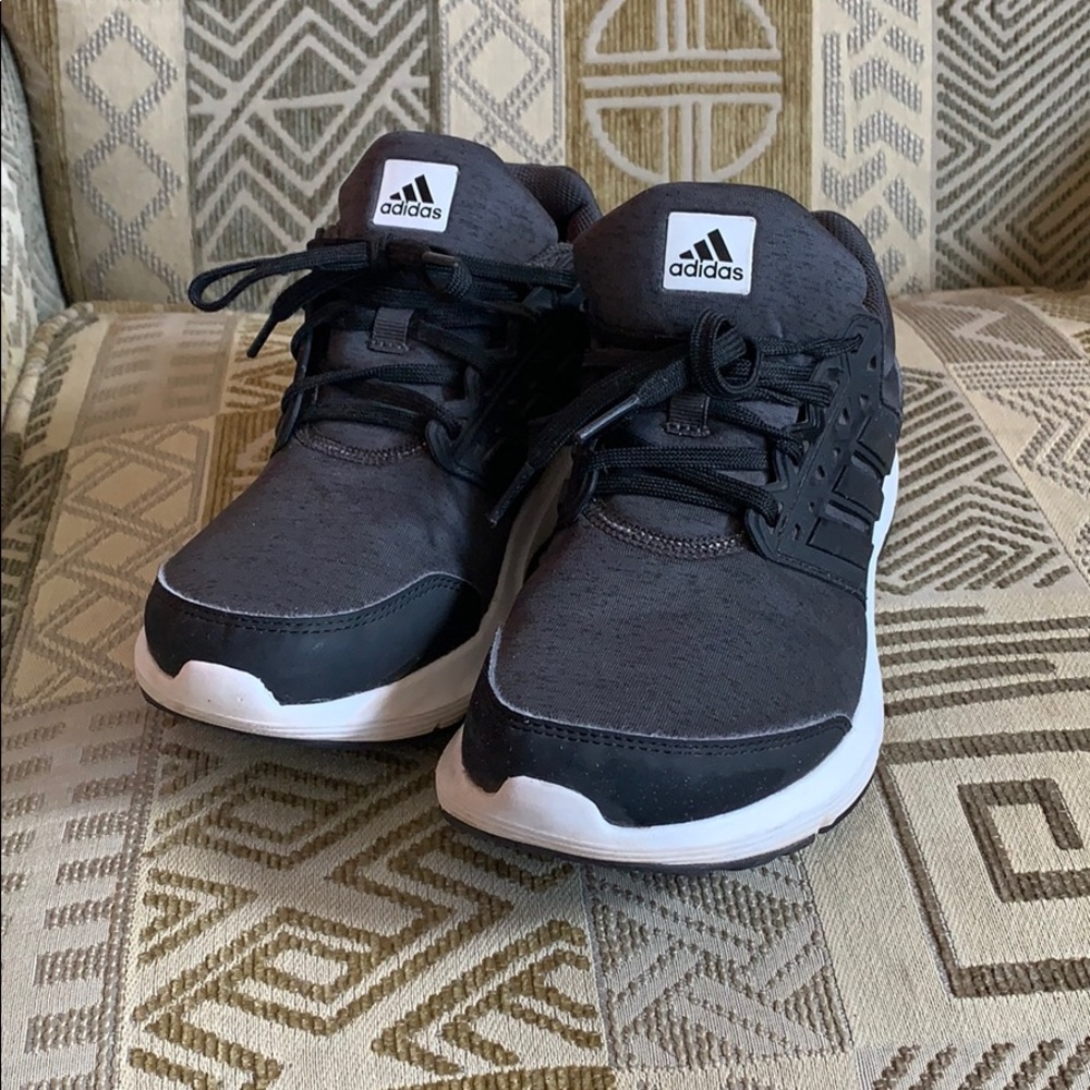 Women’s adidas cloud foam tennis shoes